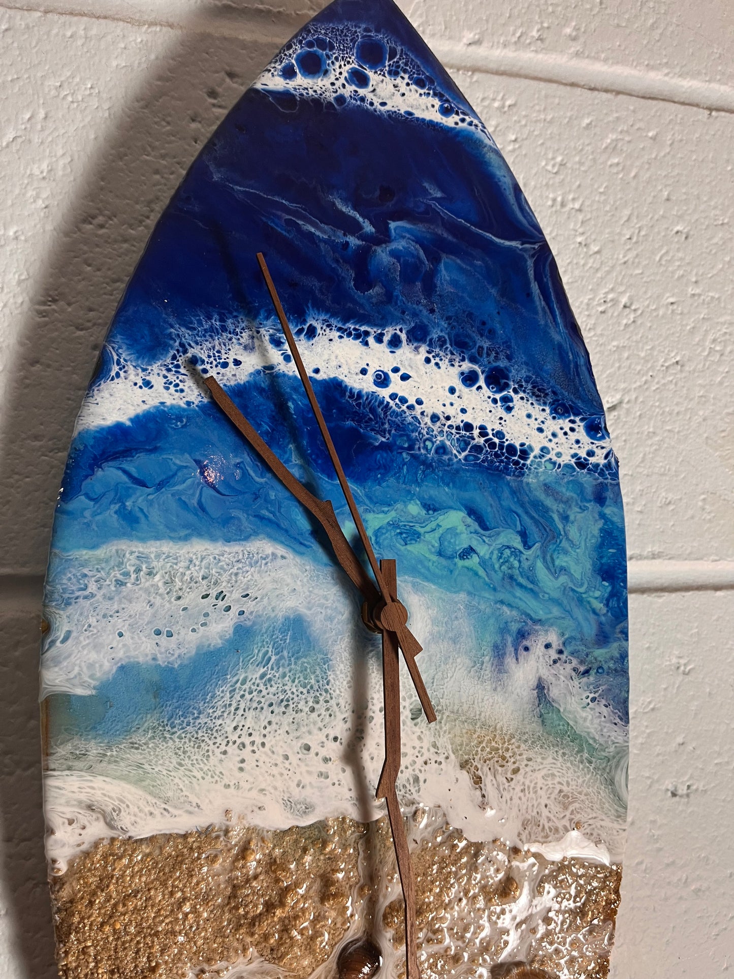 Sandy Beach "The Waimanalo" Resin surfboard Clock