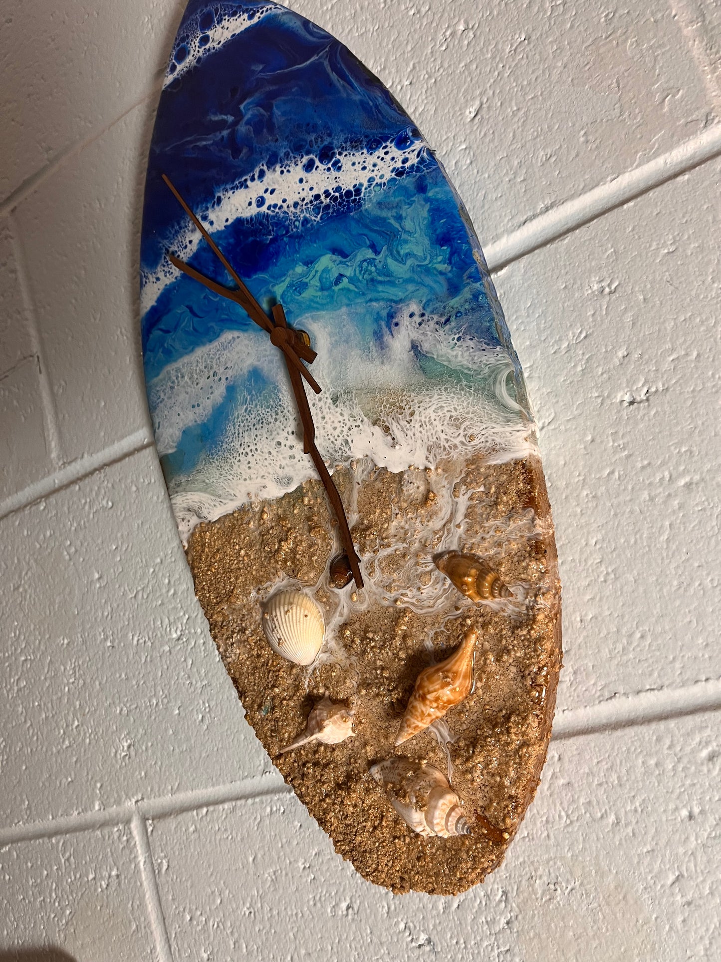 Sandy Beach "The Waimanalo" Resin surfboard Clock