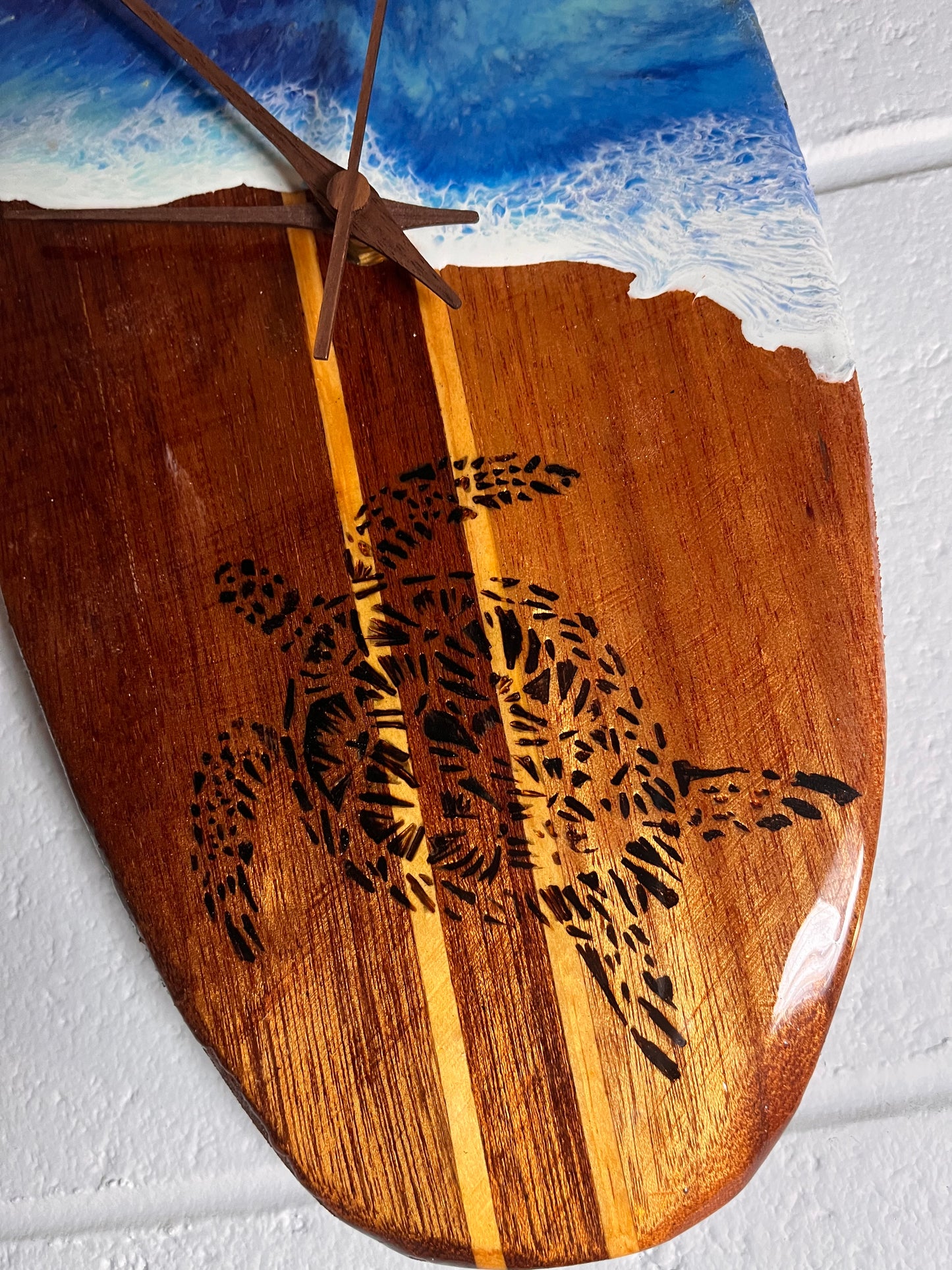 Resin Surfboard Turtle Clock
